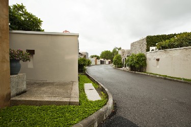 Villa Entrace with View to the Common Area